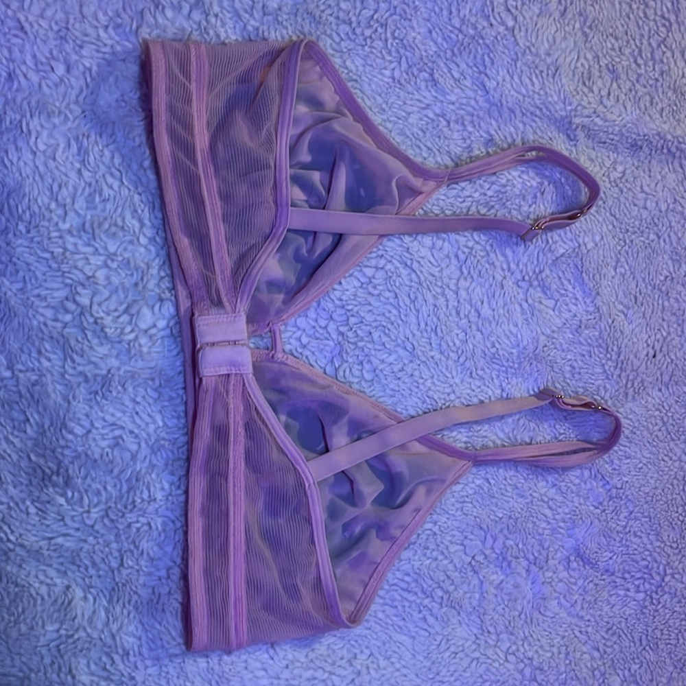 Pink bra - Picture 3 of 5